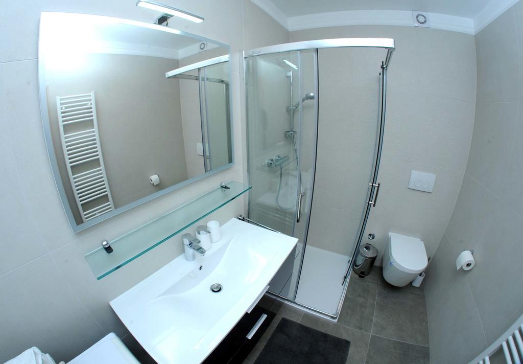 Apartment Livingstone Fiume Esterno foto